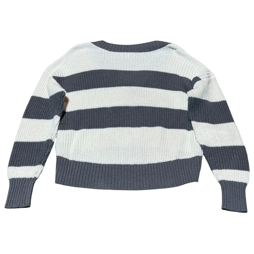 American Eagle‎ Striped V-Neck Knit Sweater XS Gray Cream